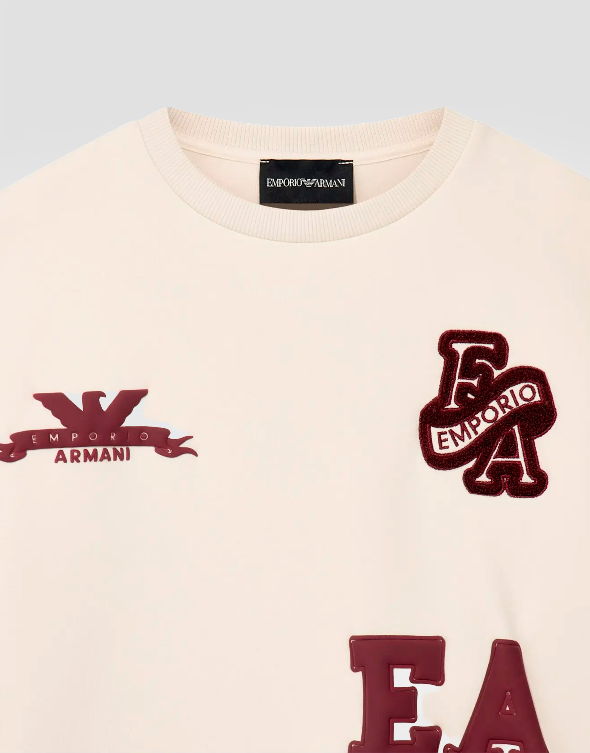 Emporio Armani Dziecięca bluza z okrągłym dekoltem z double jersey z naszywkami - 3